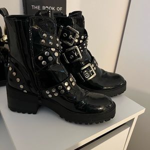 Black buckle boots